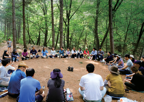 [4호] 한국예술인복지재단 -  <예술인 숲 치유 캠프>에서 오감을 깨우다 썸네일