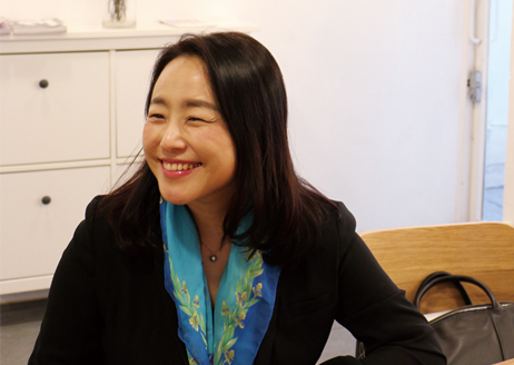 [18호] 한국예술인복지재단 법률상담 컨설턴트 캐슬린 김 변호사 -  예술인의 권리의식과  공정한 기회·계약·거래 환경이 중요하다 썸네일